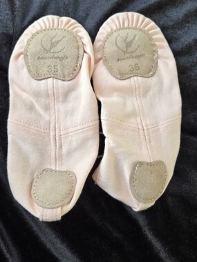 Canvas Ballet Slippers in Light Pink - Women's Dance Footwear